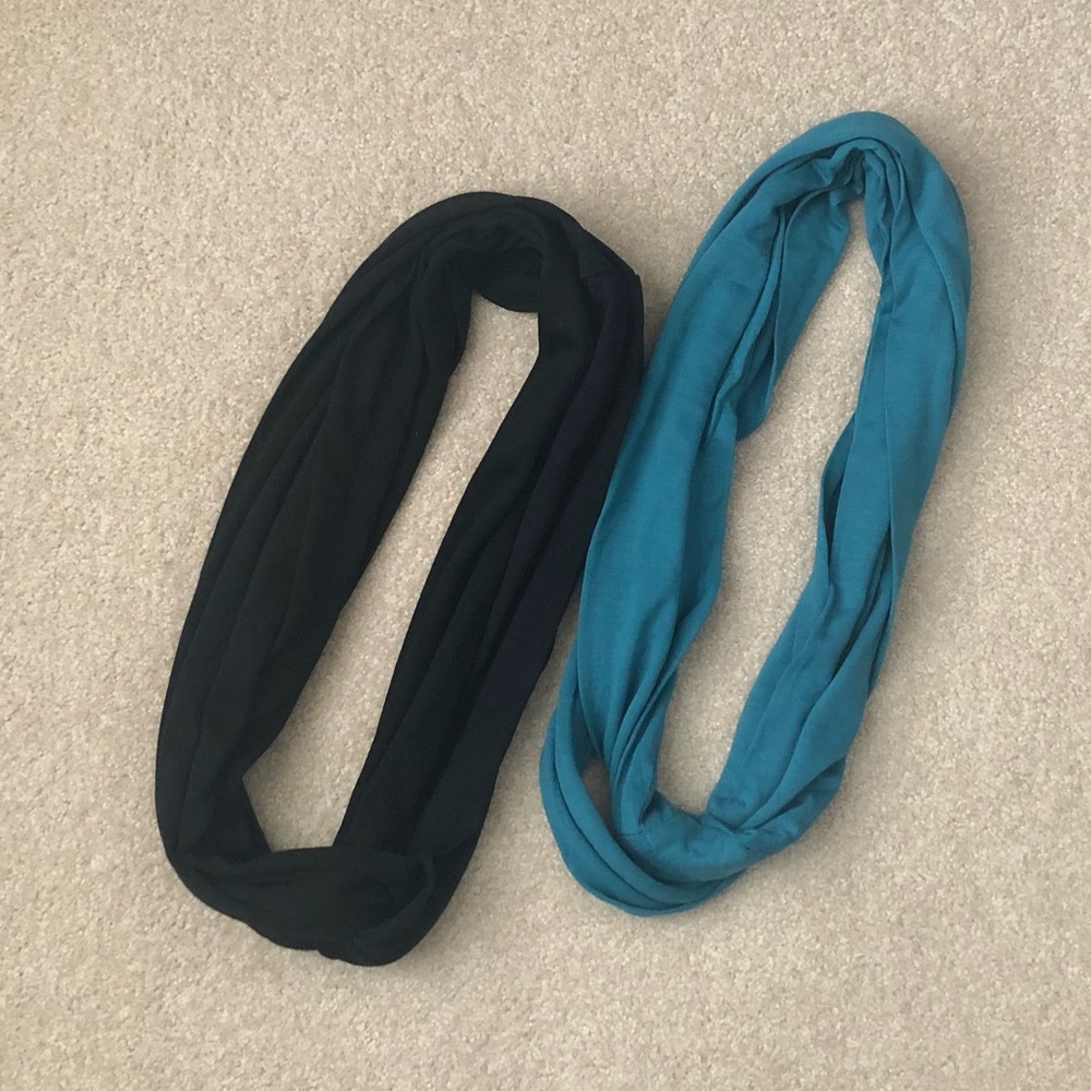 🌸$6🌸 Bundle of 2 Infinity Scarves